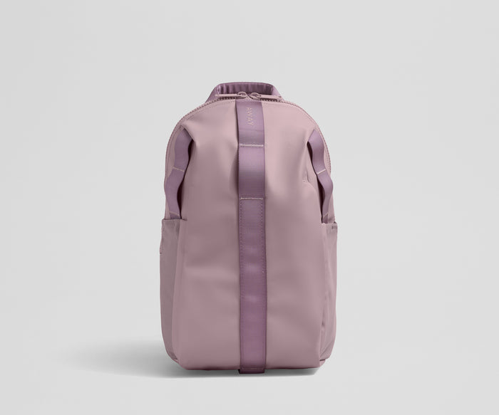 Front view of the Active Daypack 20L