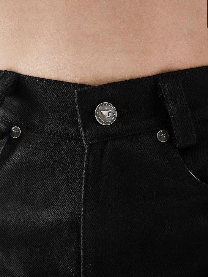 CORE denim black baggy jeans female model back view Pakistan – GROOVY