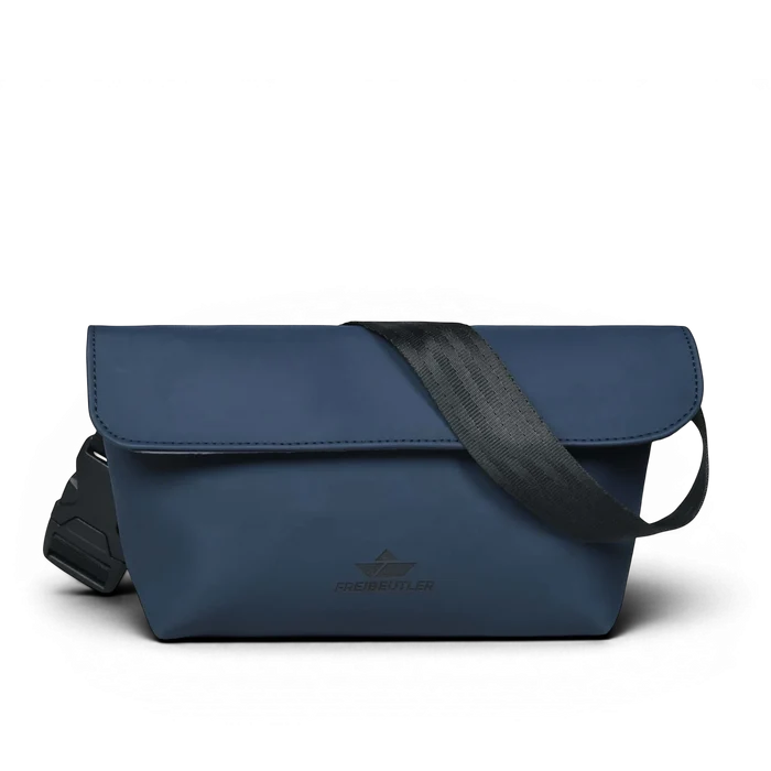 FREIBEUTLER Hip Bag Levi dunkelblau, wasserabweisendes veganes PU, mit Klettverschluss und verstellbarem Gurt