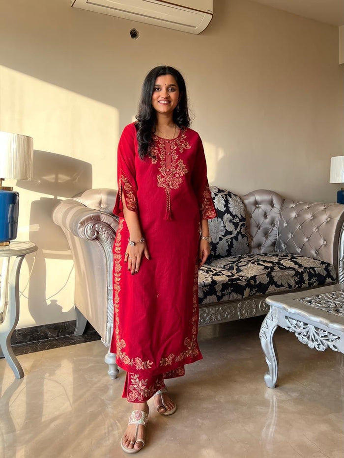 Kritisha Statement Embroidered Set- Red