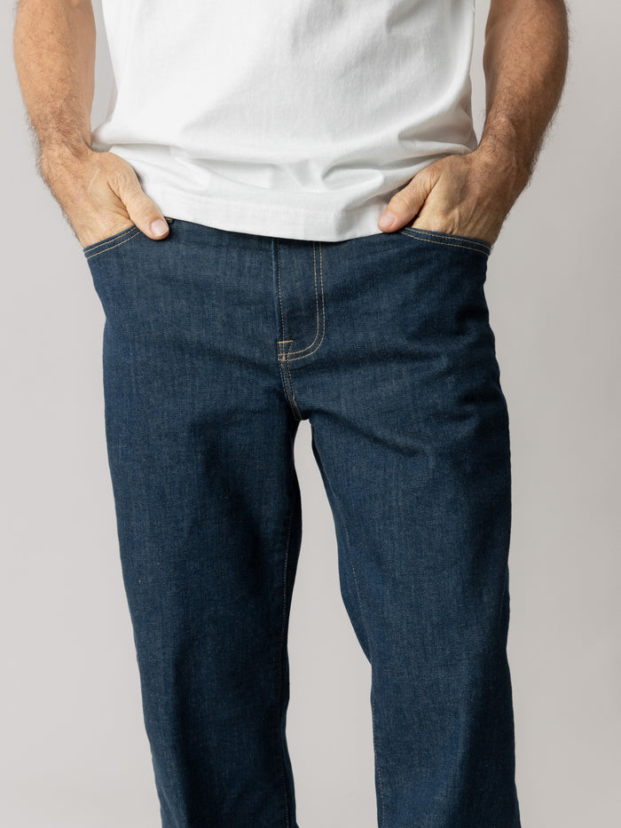 Modelshot / Blue Denim / Detail