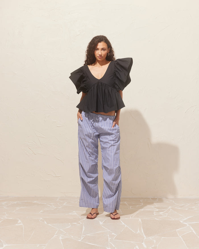 NONI RUFFLE TOP BLACK