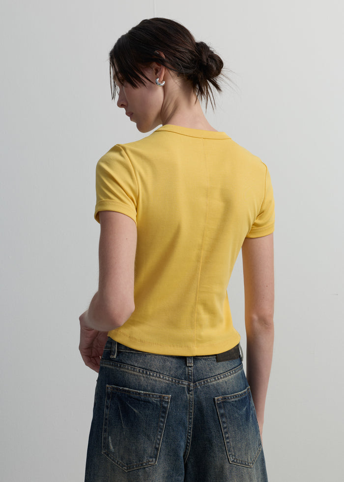 VERTICAL BACK-SEAM RIBBED TEE